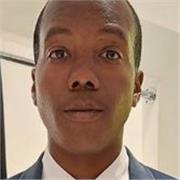 En tant qu'économiste de la construction, mon expertise repose sur l'analyse et l'évaluation des coûts associés à la réalisation de projets de construction. Mon rôle est de fournir des estimations précises des dépenses liées aux matériaux, à la main-d'œuv